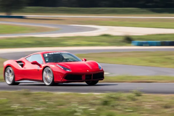 Ferrari 488 GTB en piste